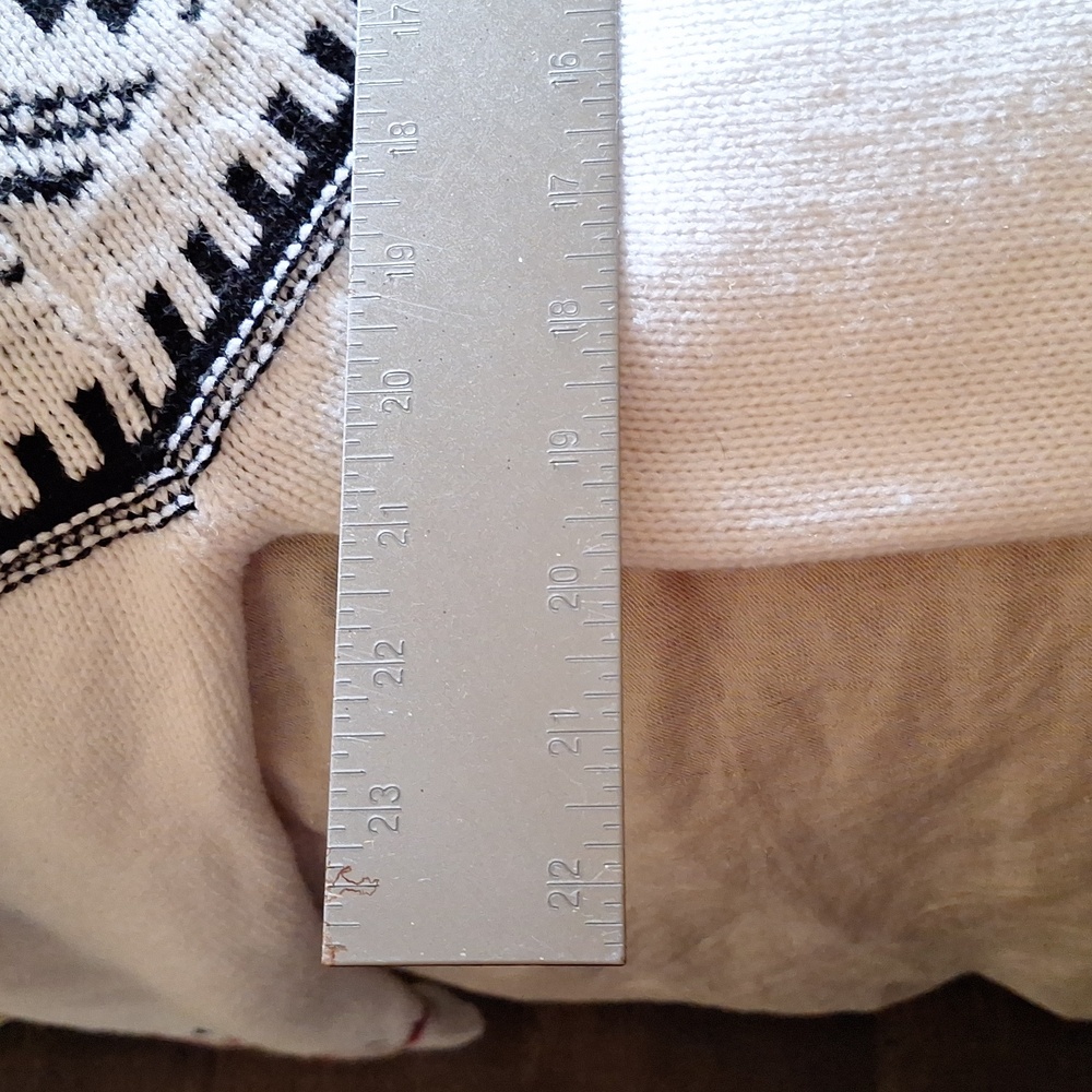 Knit sweater - Picture 2 of 4
